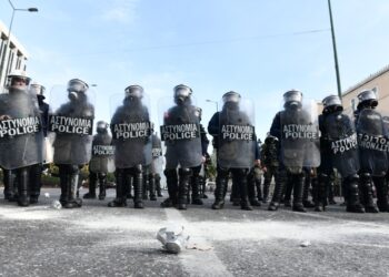 ΝΑΡ για 600αρι σε αστυνομικούς: Μπόνους – πρόκληση στην καταστολή