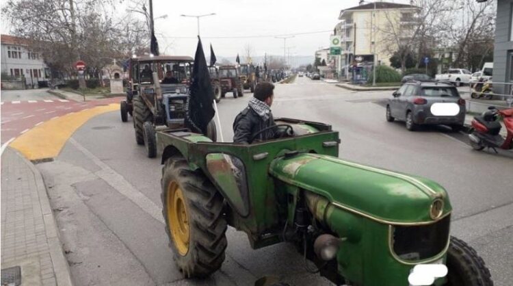 Αγρότες: Μπλόκα αγώνα ενάντια στο ξεκλήρισμα