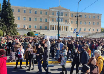 Μεγαλειώδης πανκαλλιτεχνική απεργιακή διαδήλωση στην Αθήνα