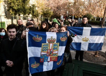 Γιατί «κλαίνε» οι μοναρχικοί;