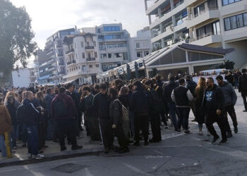 Κρήτη: Ελπίδα του ΕΣΥ η λαϊκή αγανάκτηση