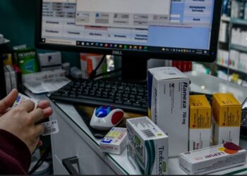Ελλείψεις σε φάρμακα, όχι στα κέρδη των φαρμακοβιομήχανων