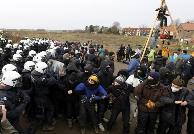 Η μάχη του Λούτσερατ ανοίγει δρόμους αντίστασης