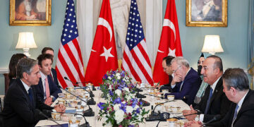 Ανατολίτικο παζάρι με κερδισμένες τις ΗΠΑ