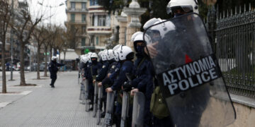 Ένδειξη αδυναμίας η ωμή καταστολή