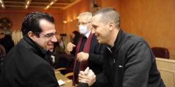 Ξαναμοιράζουν την ακροδεξιά τράπουλα, λογαριάζουν χωρίς τον «ξενοδόχο»