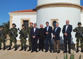 Αυταρχισμός και μιλιταρισμός στην επίσκεψη Μητσοτάκη στη Γαύδο