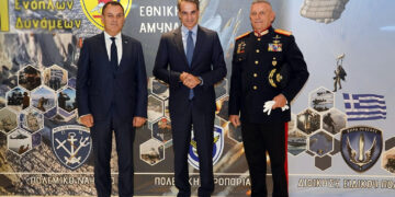 ΚΥΣΕΑ Συγκάλυψης: η κυβέρνηση διατηρεί τον Φλώρο για έναν ακόμη χρόνο ως Αρχηγό ΓΕΕΘΑ