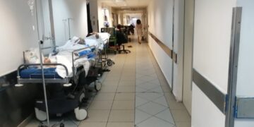 Νοσοκομεία: Αντί για νέες κλίνες, «χρυσώνουν» τους ιδιώτες με τα ράντζα