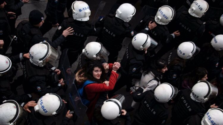 Τουρκία: Είμαστε αδέλφια, να γίνουμε οι εφιάλτες τους!