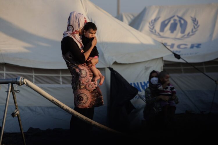 Όταν μαθαίνεις στις 23/12 ότι απολύεσαι στις 31/12…