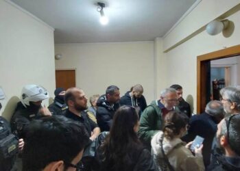 Μπλόκο σε εξώσεις και πλειστηριασμούς
