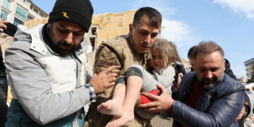 Τουρκία-Συρία: Ξεπέρασαν τους 11.000 οι νεκροί από τους σεισμούς-κύμα αλληλεγγύης