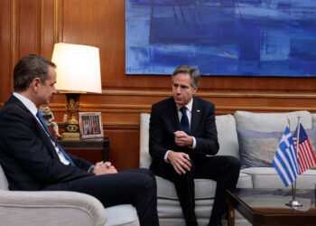 Επίσκεψη Μπλίνκεν: Αντιπολεμικό μήνυμα από τους φαντάρους