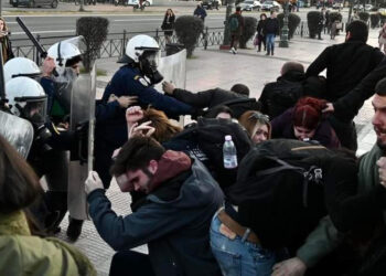 ΑΝΤΑΡΣΥΑ: Καταδίκη της αστυνομικής επίθεσης κατά των εκπαιδευτικών