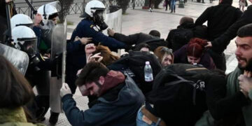 ΑΝΤΑΡΣΥΑ: Καταδίκη της αστυνομικής επίθεσης κατά των εκπαιδευτικών