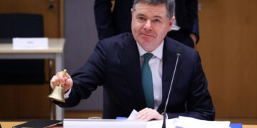 Δήμιος το Γιούρογκρουπ: Ούτε παροχές ούτε αυξήσεις!