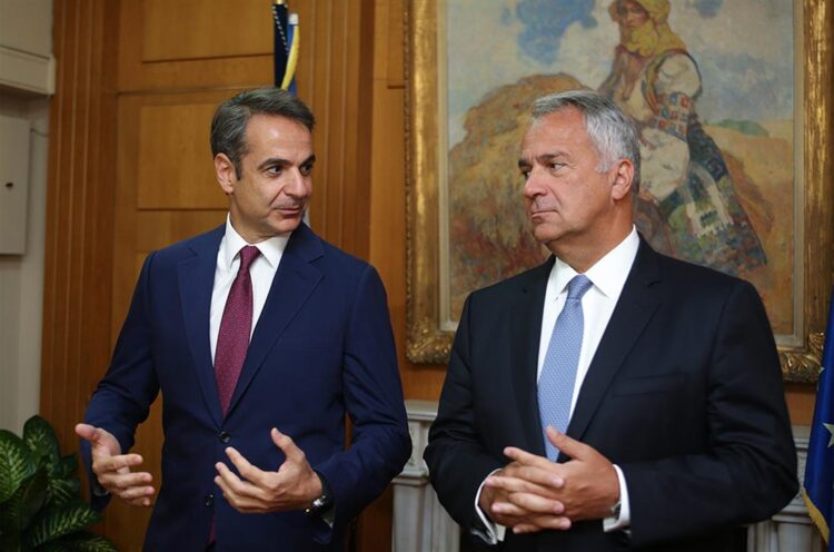 Κάλπικο σόου αντιφασισμού,  υπαρκτοί κίνδυνοι