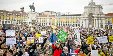 Αλληλεγγύη στην απεργία των εκπαιδευτικων στην Πορτογαλία