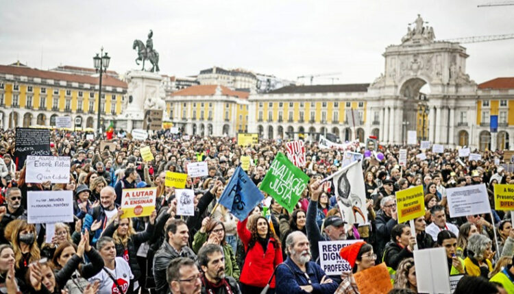 Αλληλεγγύη στην απεργία των εκπαιδευτικων στην Πορτογαλία