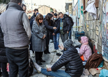 Η τοξικοεξάρτηση, εκτός από φόντο για τις φωτογραφίες της προέδρου της δημοκρατίας, είναι και αποτέλεσμα των πολιτικών που στηρίζει