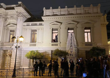 Καλλιτεχνικές-αγωνιστικές παρεμβάσεις στην Ελευσίνα, κατάληψη στο Εθνικό Θέατρο και το Βασιλικό Θέατρο Β.Ε