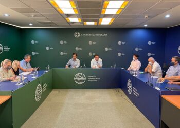 Φωτογραφία από σύσκεψη του Υπουργείου Περιβάλλοντος και Ενέργειας