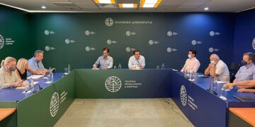 Φωτογραφία από σύσκεψη του Υπουργείου Περιβάλλοντος και Ενέργειας