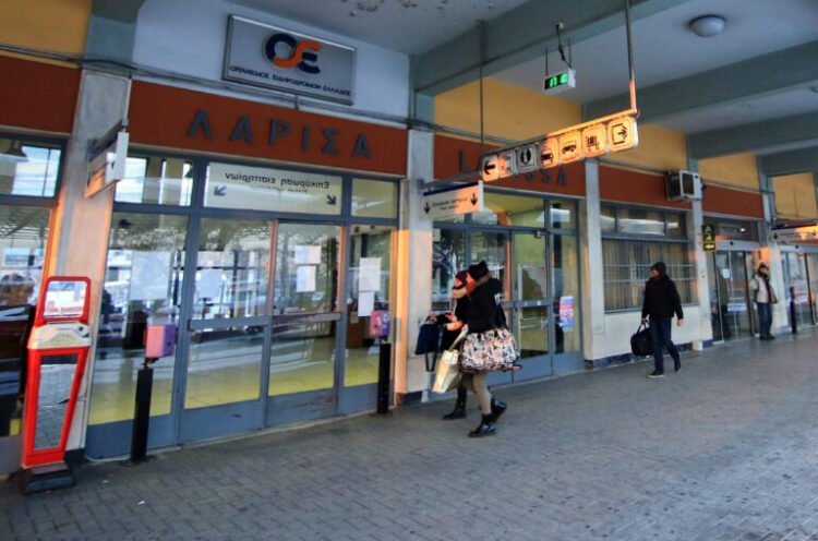 Λάρισα: Τηλεδιοίκηση, τηλεχειρισμός και απαξίωση