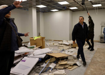 ΣΥΡΙΖΑ: Στην εκλογική γωνία, περιμένοντας να κάτσει ο κουρνιαχτός