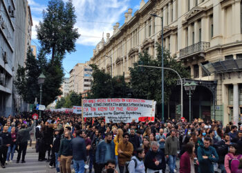 Από τη σημερινή πάλη στην επαναστατική ρήξη