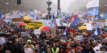 Ανεβάζει στροφές το αντιπολεμικό κίνημα στην Ευρώπη