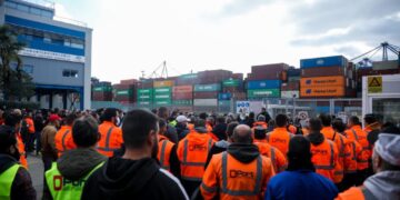 Λιμάνι Πειραιά: Στο κενό η δίωξη των εργαζομένων της COSCO