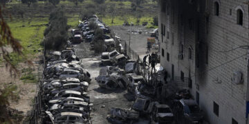 Πογκρόμ από τους εποίκους, υπό την προστασία του στρατού