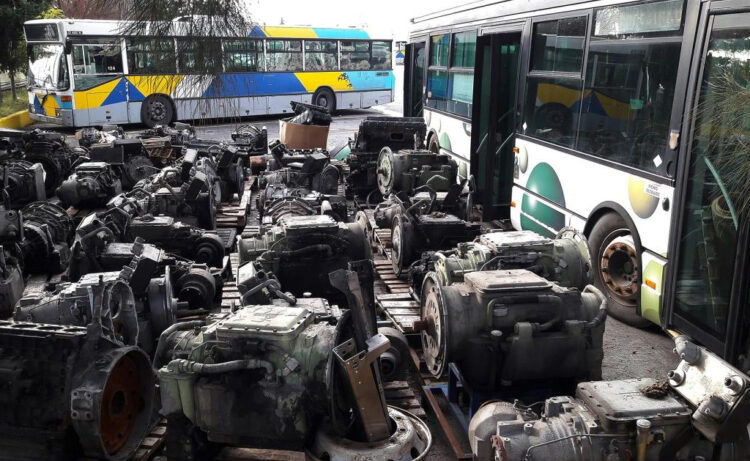 Απαξιώνουν  τον ΟΑΣΑ,  ανοίγουν τον δρόμο  στους ιδιώτες