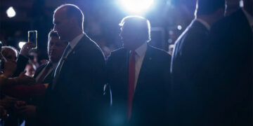 Ο Τραμπ, το σόου και η ουσία