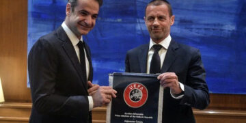 Ο Μητσοτάκης «διαιτητής» των ολιγαρχών