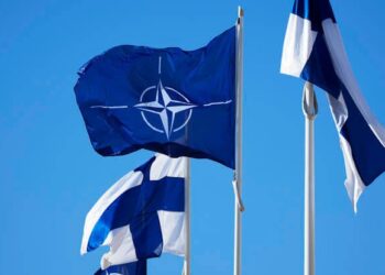 σημαίες Φινλανδίας και ΝΑΤΟ