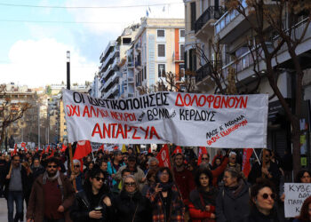 Ρωγμές αγώνων και ψήφου  στο γκρίζο της συναίνεσης