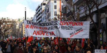 Ρωγμές αγώνων και ψήφου  στο γκρίζο της συναίνεσης