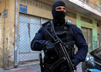 «Τρομοκράτες» από τα… ελαιοχώραφα