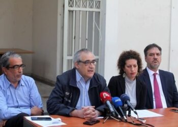 Αρχαιολόγοι: Απαίτηση για γκρέμισμα κάθε μαφιόζικης «Μυκόνου»