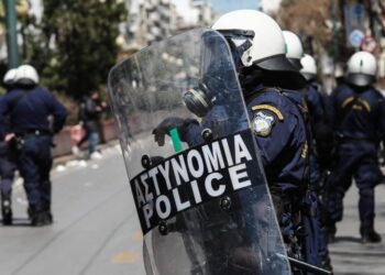 ΑΣΟΕΕ: Αστυνομικός πυροβόλησε τέσσερις φορές!