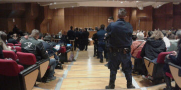 Η υποκρισία περισσεύει. Μόνο ο λαός θα φέρει την Ανάσταση