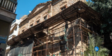 «Ακόμα ρε,  δεν ψόφησε;»