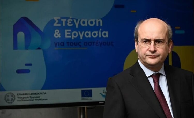 ΟΑΕΔ: Ποινές και δικαστήρια στην «τούρτα» Χατζηδάκη