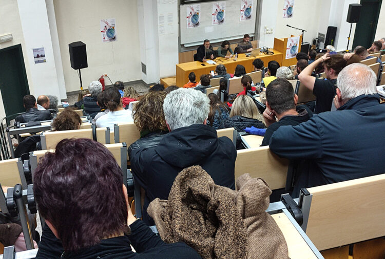 Κομμουνιστική Πρωτοβουλία: Κοινωνική ιδιοκτησία κόντρα  στα κέρδη