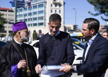 Τα σχολεία ρημάζουν και Μπακογιάννης – Αξιώτης μοιράζουν υποσχέσεις. Ως εδώ με τον εμπαιγμό!