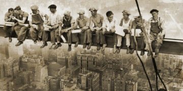 Ποιοι και πώς θέλουν  να εξαφανίσουν την εργατική τάξη;