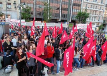 Δευτέρα 15 Μαΐου, στα Προπύλαια, η κεντρική προεκλογική συγκέντρωση της ΑΝΤΑΡΣΥΑ